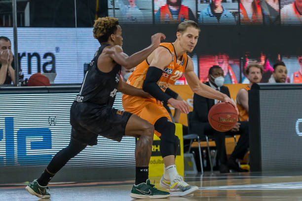 表现依旧无 表现依旧无