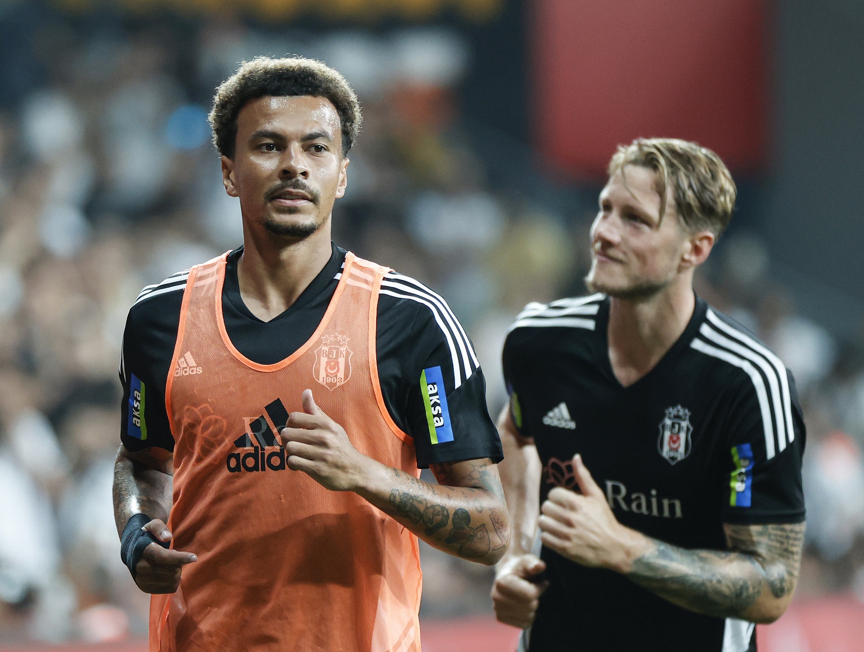 他一度击败 他一度击败