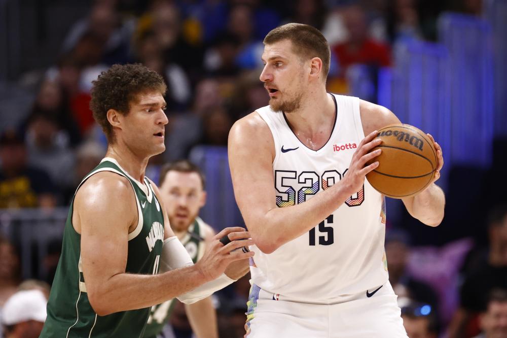 更因为他出 更因为他出